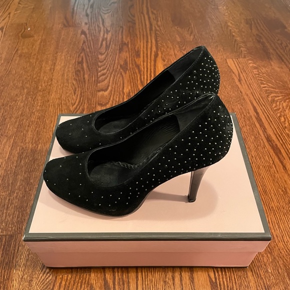 Classic Juicy Couture stiletto heels. Size 8M - Picture 2 of 4